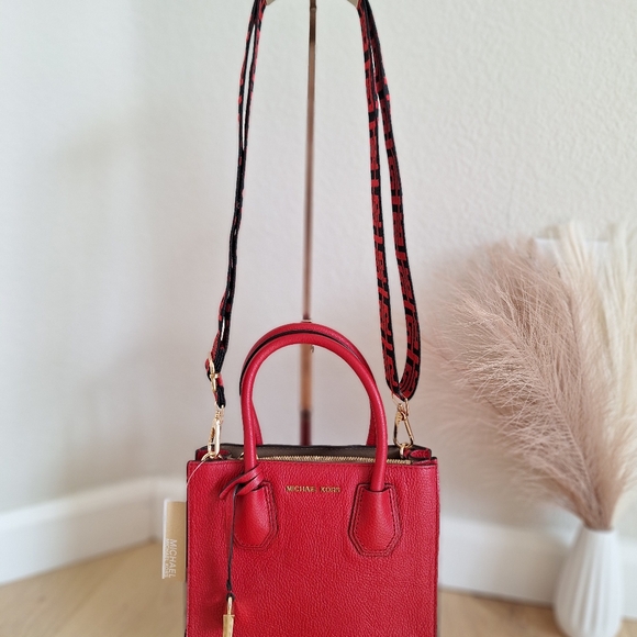 MICHAEL KORS ’MERCER’ PEBBLED LEATHER RED ACCORDIAN TOTE/CROSSBODY NWT - Picture 5 of 8